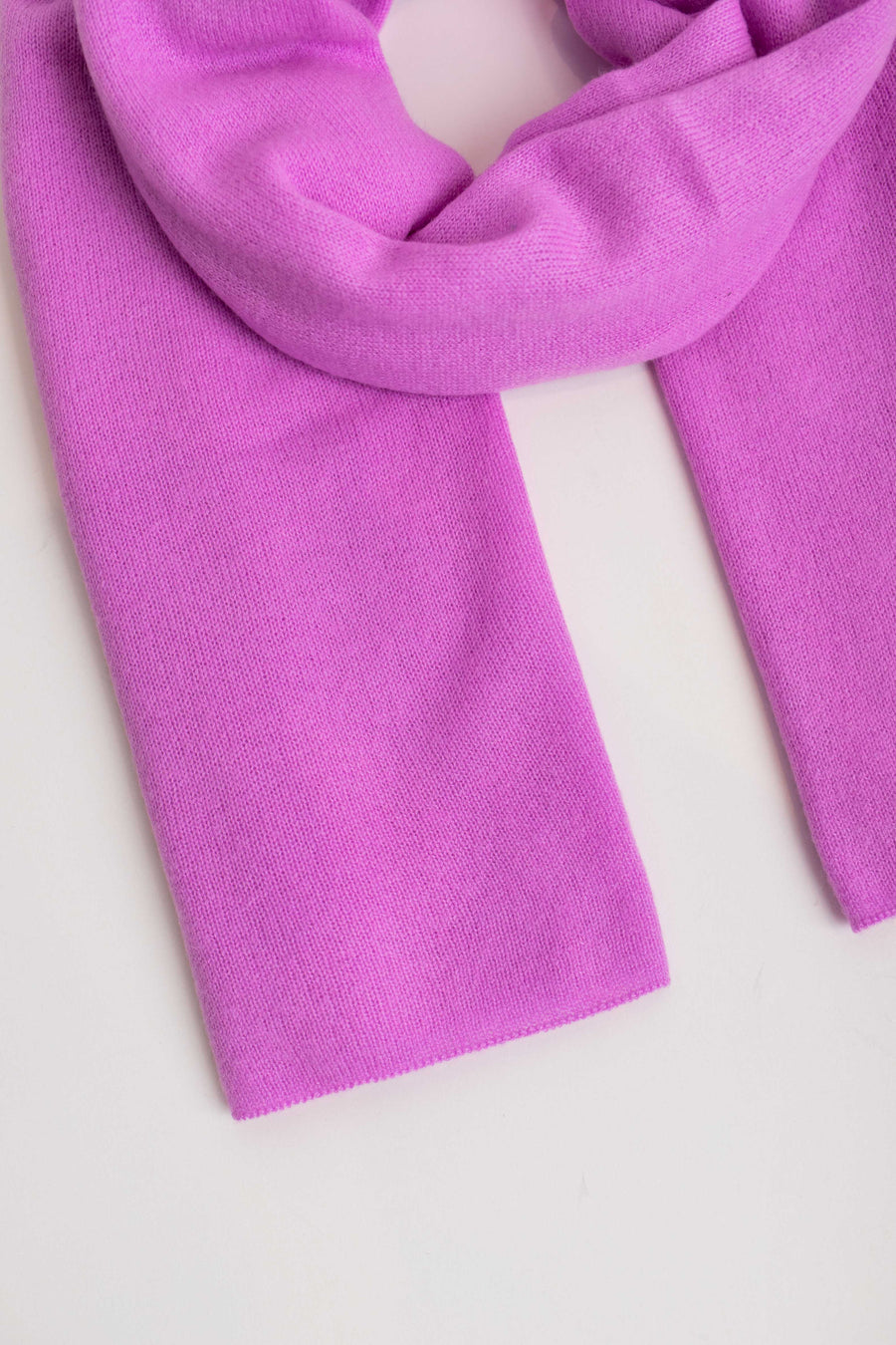 White+Warren Schal neon mauve