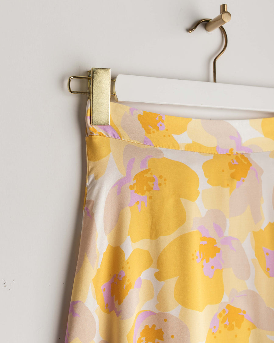 jackieandkate Rock Rosellah yellow poppies