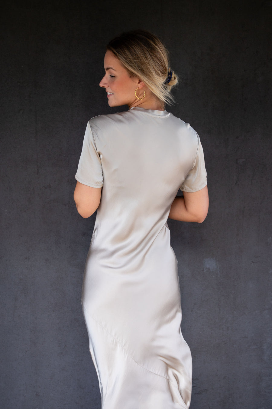 Lunah satin collection jackieandkate Kleid Vikkey Viskose stretch beige