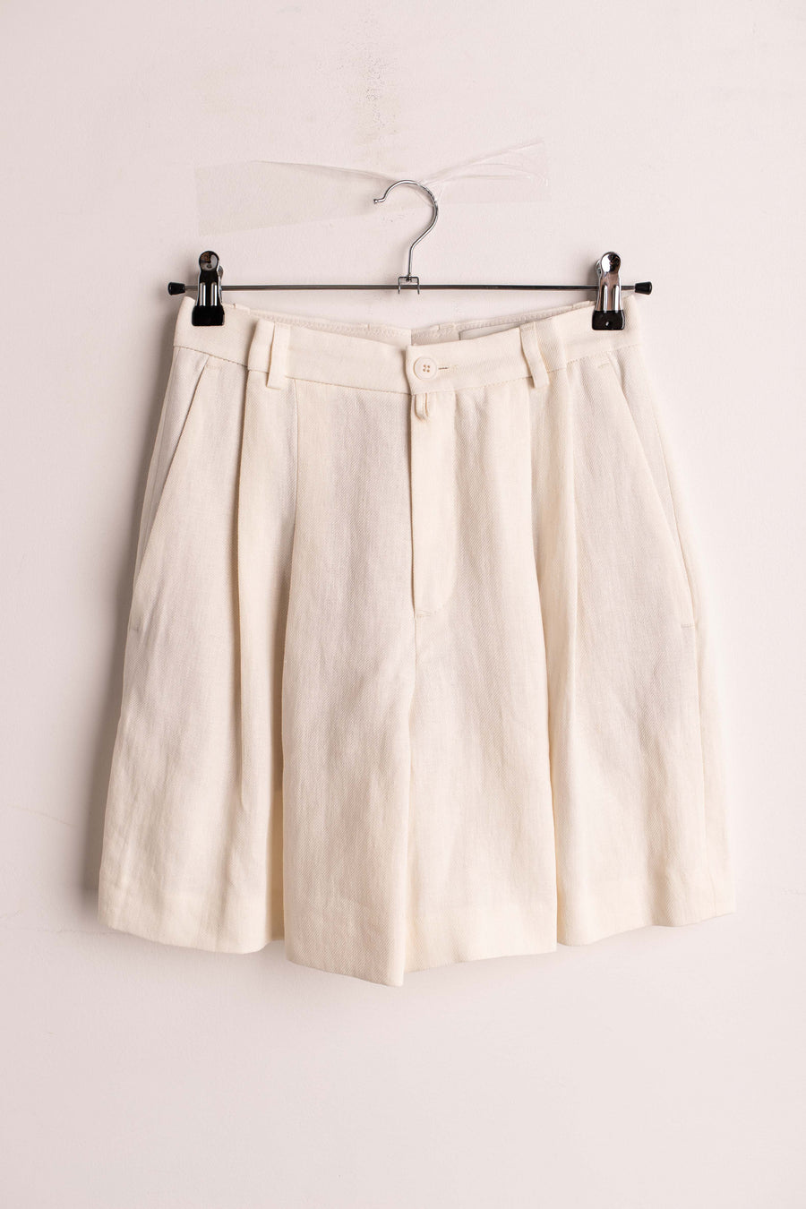 Drykorn Shorts Court offwhite